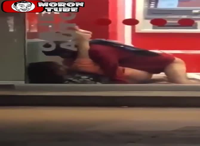 Video :Not much fun at a bank
